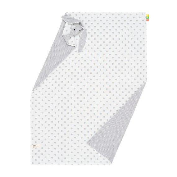 Mikos Kocyk dziecięcy z ozdobnym króliczkiem wykonany z 100% bio bawełny organicznej z certyfikatem GOTS dwustronny dzianinowy cienki na lato do wózka łóżeczka do przedszkola niemowlęcy tkany 1041 szary/grochy